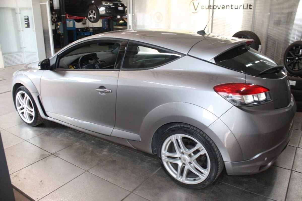 Renault Mégane Coupé 2.0 Turbo 250CV RS (4)