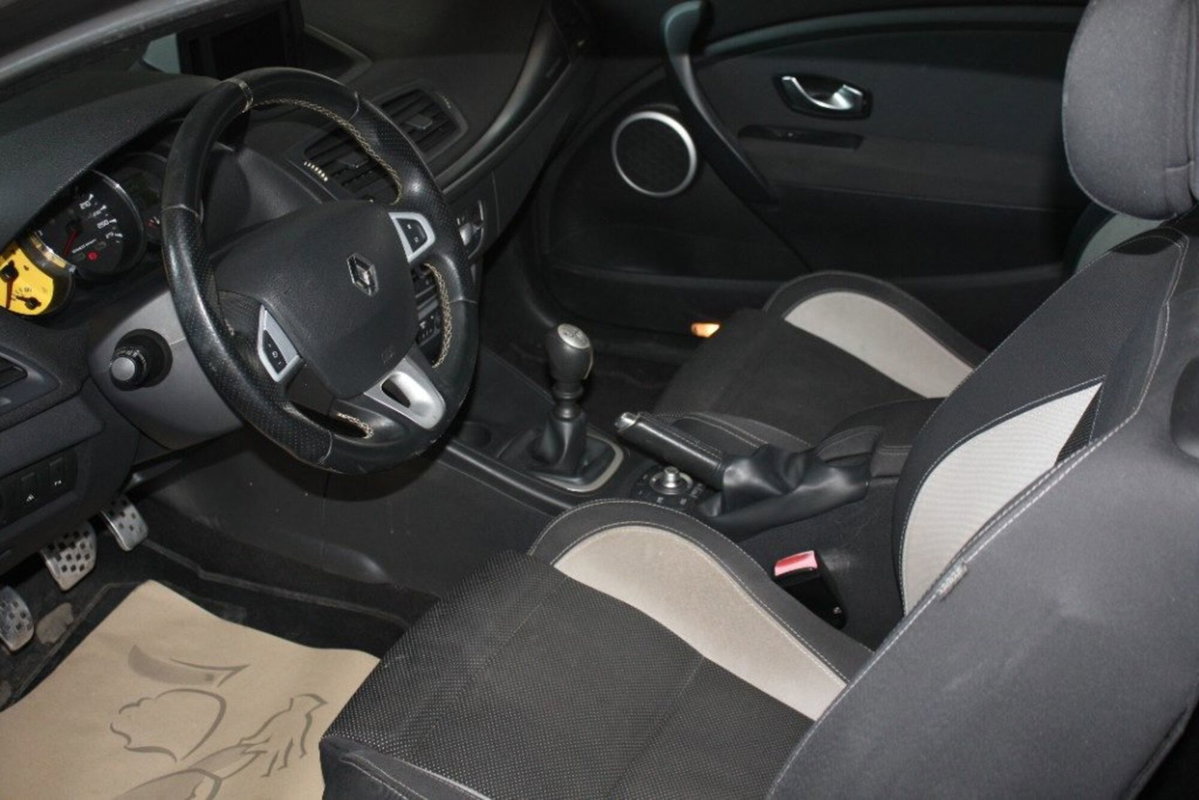 Renault Mégane Coupé 2.0 Turbo 250CV RS (7)