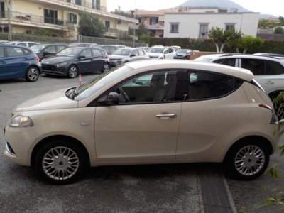 Lancia Ypsilon 1.2 69 CV 5 porte Gold (2)