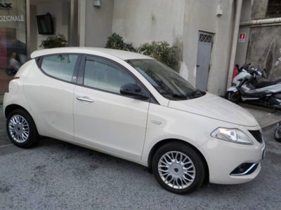 Lancia Ypsilon 1.2 69 CV 5 porte Gold (7)