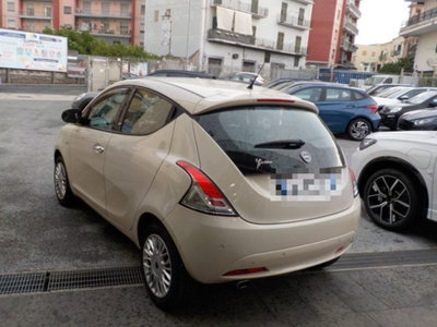 Lancia Ypsilon 1.2 69 CV 5 porte Gold (8)