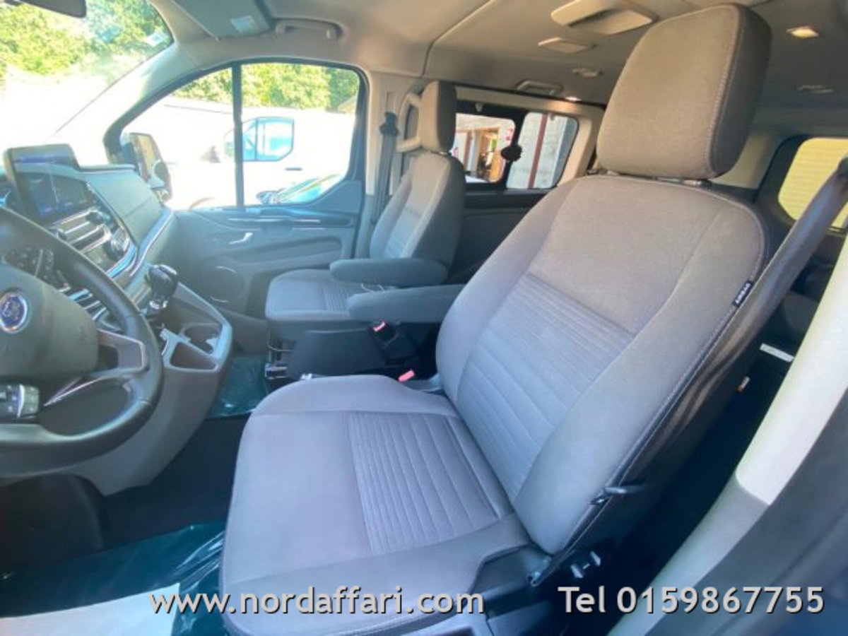 Ford Tourneo Custom 320 2.0 EcoBlue 130CV MHEV PC Titanium (15)