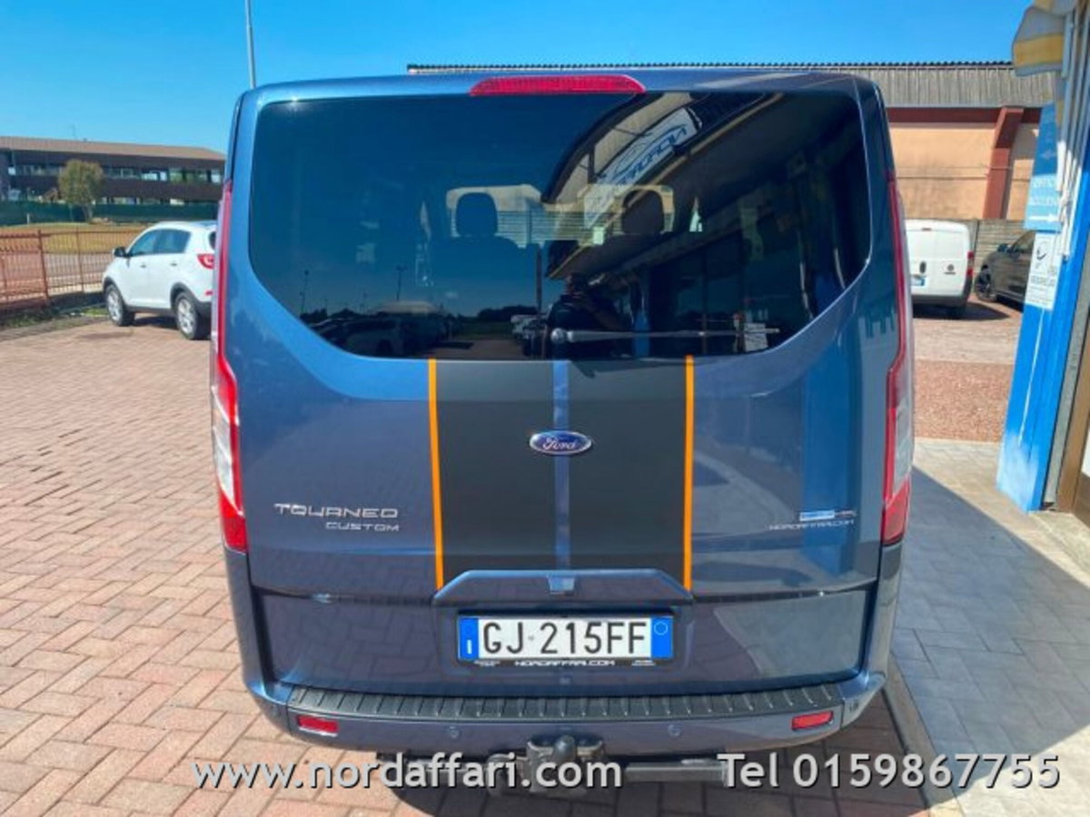 Ford Tourneo Custom 320 2.0 EcoBlue 130CV MHEV PC Titanium (4)