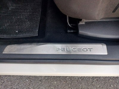 Peugeot 3008 BlueHDi 130 S&S EAT8 GT Pack (12)