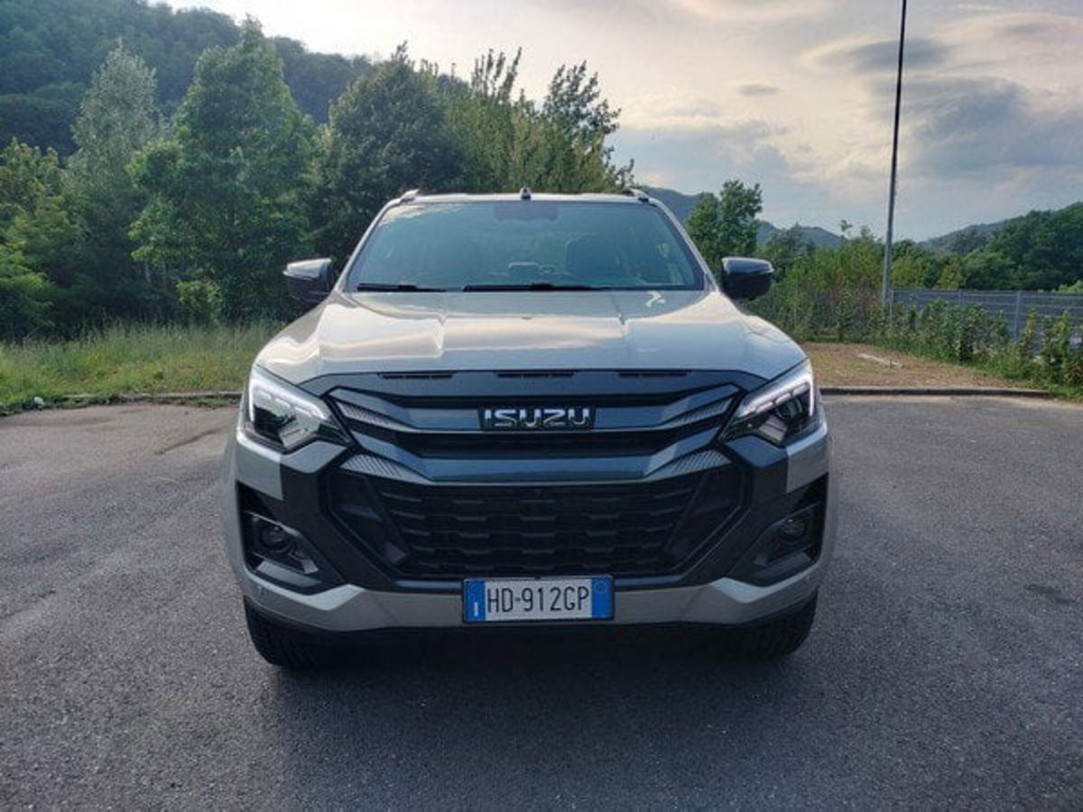 Isuzu D-Max Pick-up 2.2 crew Nitro Sport 4x4 auto (2)