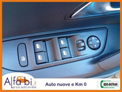 Peugeot 2008 PureTech 100 S&S Allure Navi Pack (15)