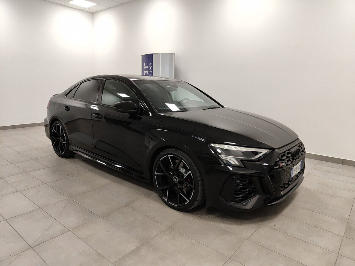 Audi A3 Sedan 40 TFSI quattro S tronic S line edition (2)