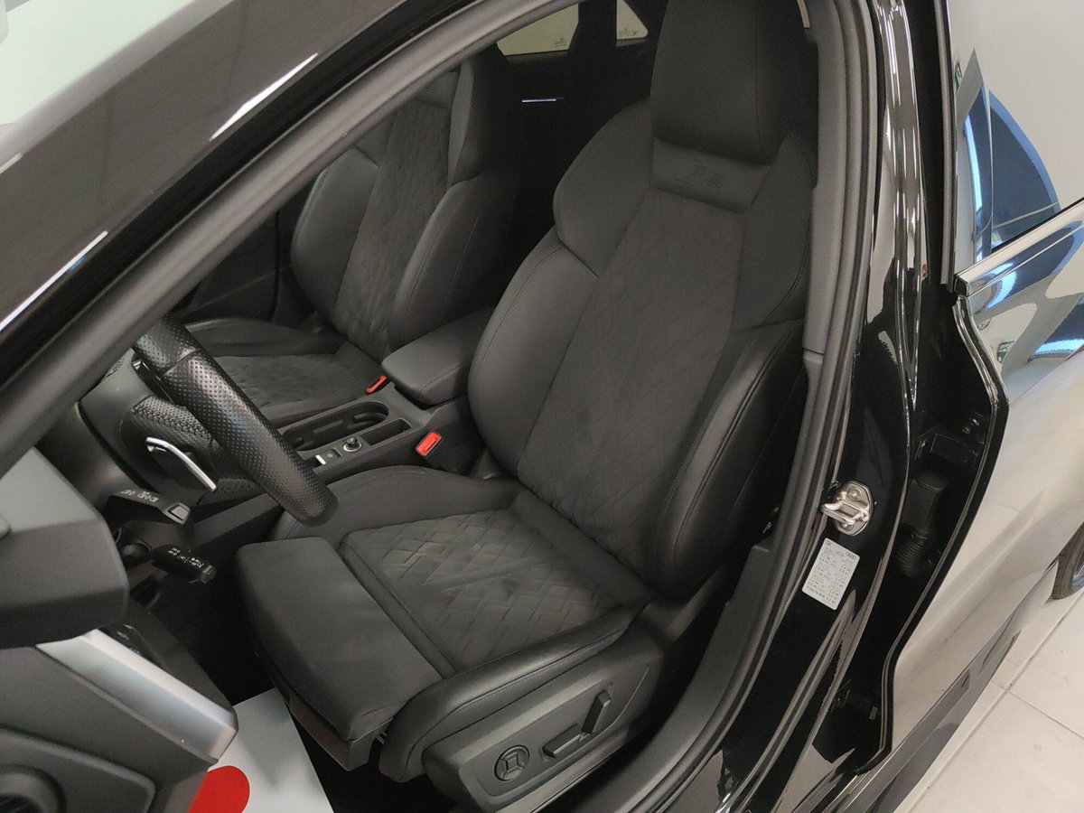 Audi A3 Sedan 40 TFSI quattro S tronic S line edition (4)