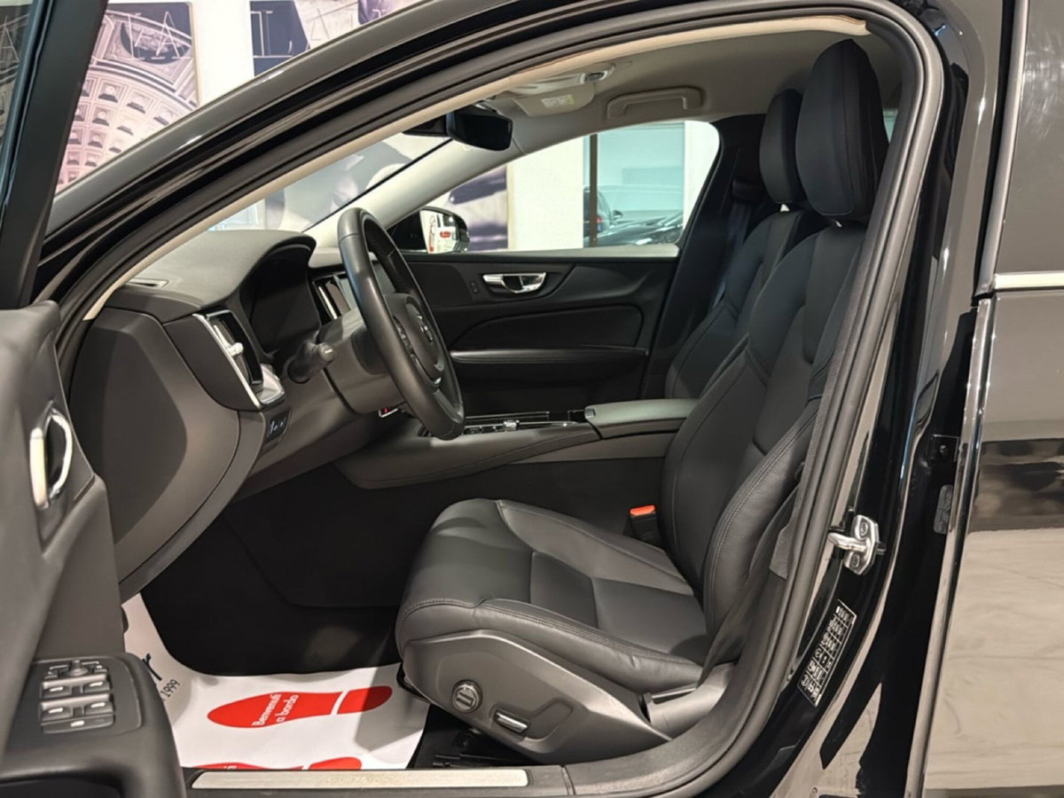 Volvo V60 T6 Recharge AWD Plug-in Hybrid Inscription (20)