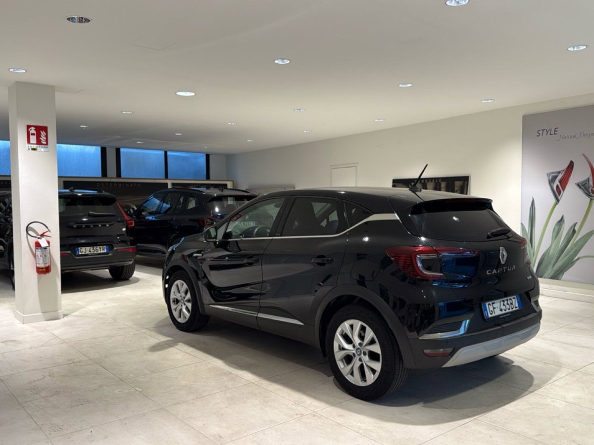 Renault Captur Plug-in Hybrid E-Tech 160 CV Intens (6)