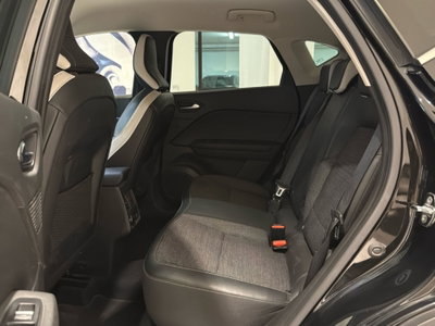 Renault Captur Plug-in Hybrid E-Tech 160 CV Intens (8)