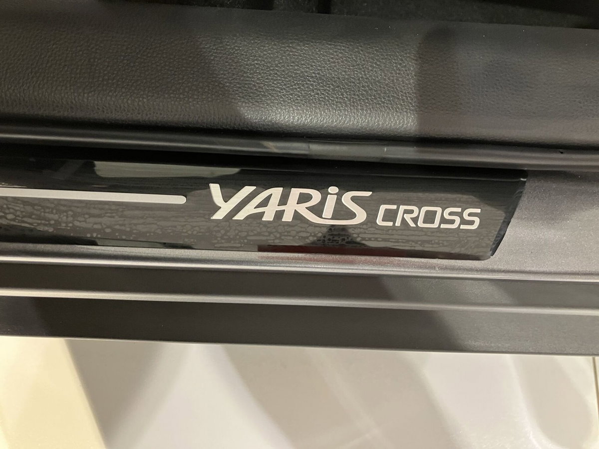 Toyota Yaris Cross Trend fwd 130cv e-cvt (18)