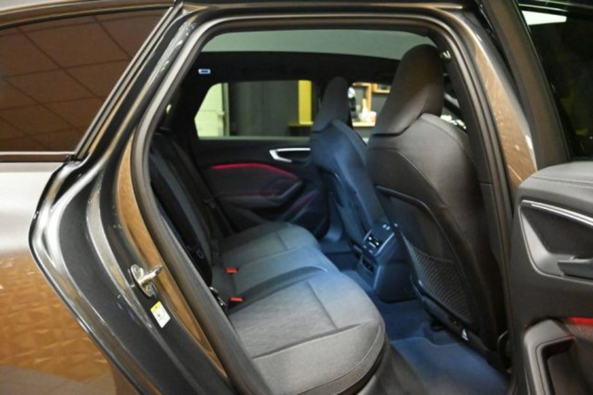 Audi A5 Avant 2.0 tdi mhev+ S line edition 204cv s-tronic (3)