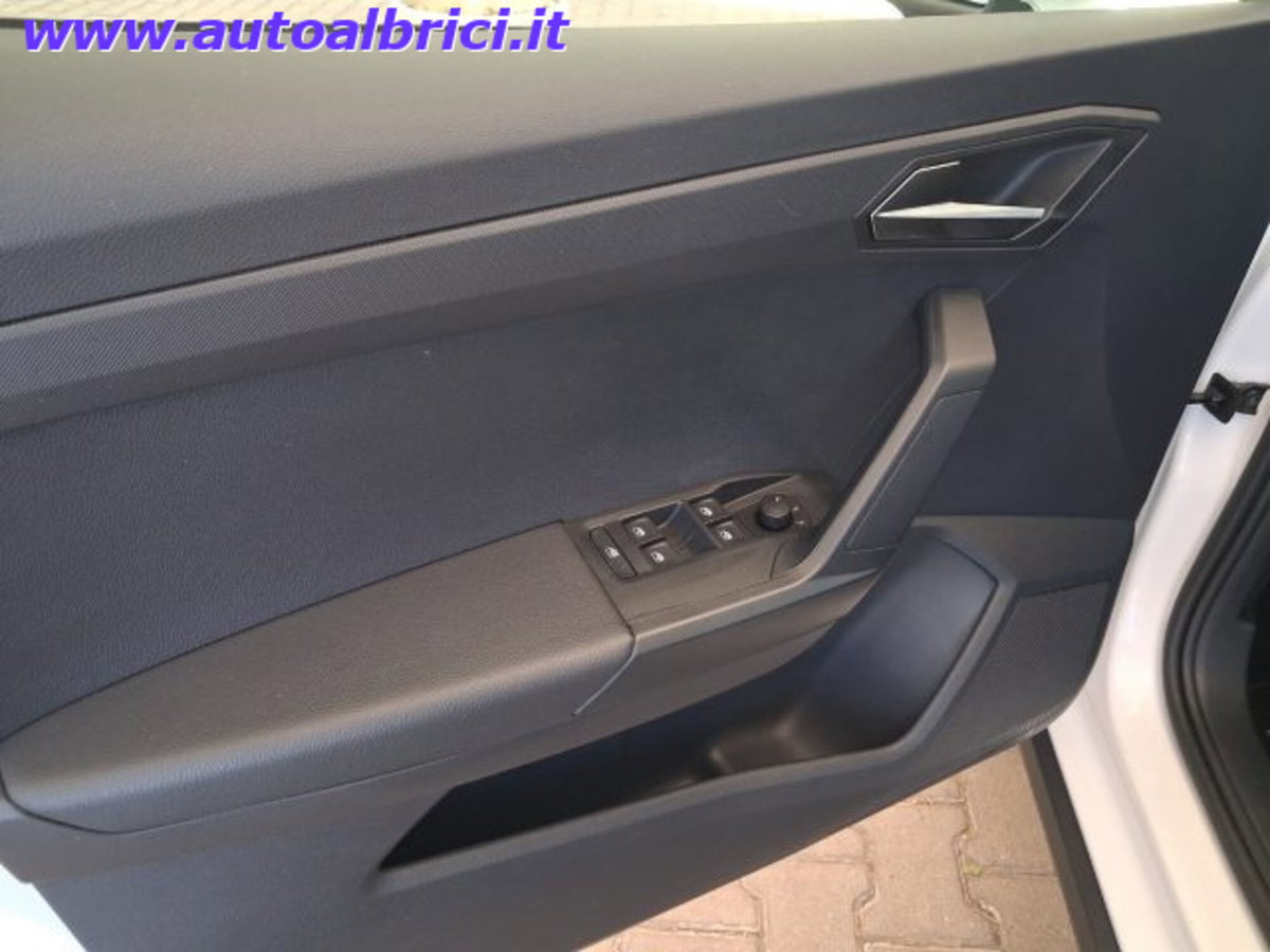 SEAT Arona 1.0 ecotsi Style 95cv (13)