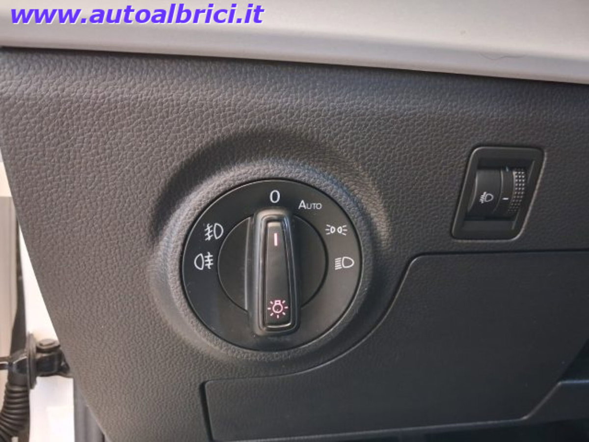 SEAT Arona 1.0 ecotsi Style 95cv (15)