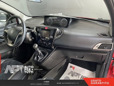 Lancia Ypsilon 1.2 69 CV 5 porte Gold (17)
