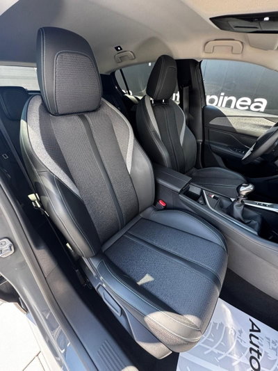 Peugeot 308 PureTech Turbo 130 S&S Allure Pack (8)