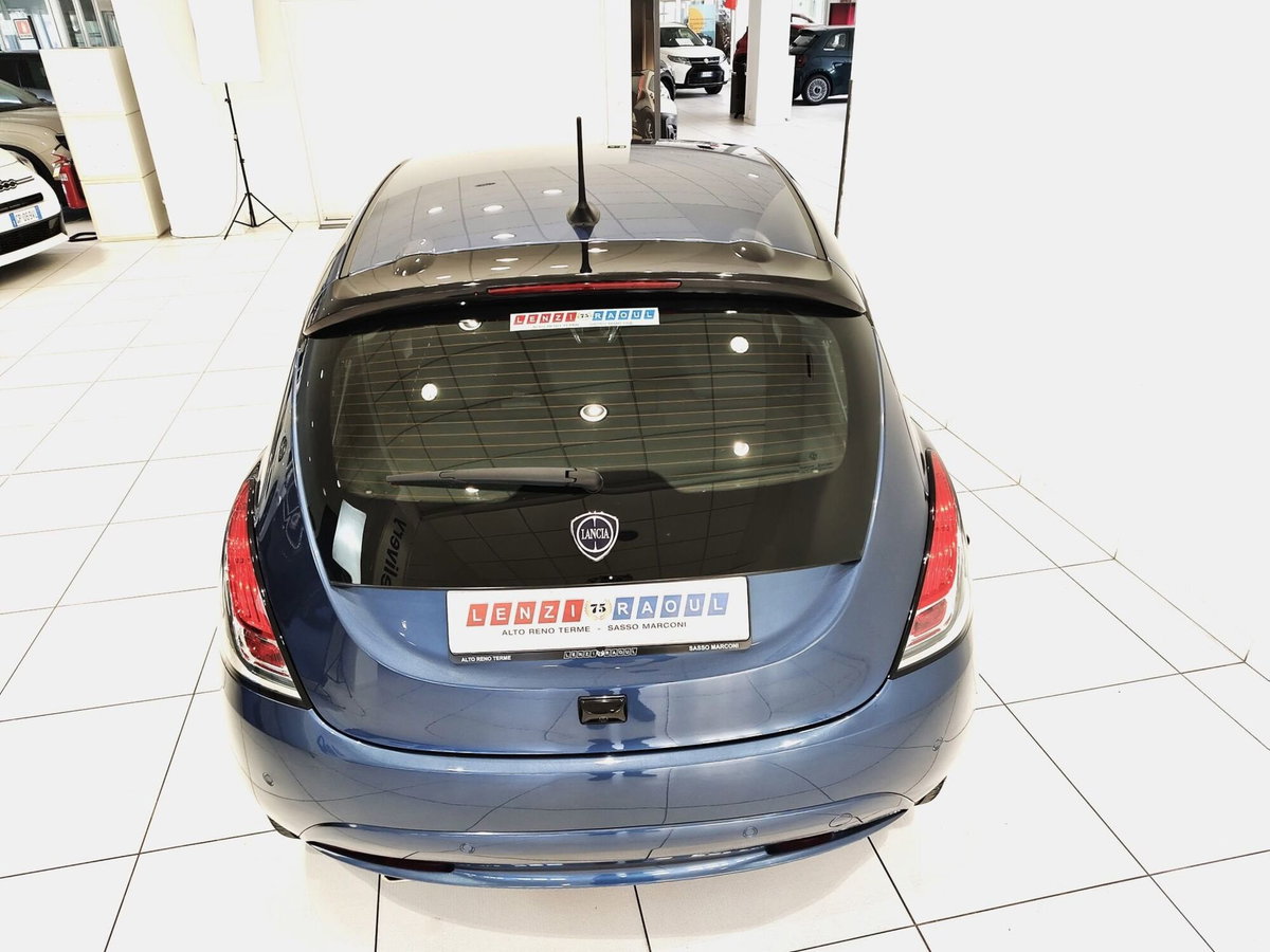 Lancia Ypsilon 1.0 FireFly 5 porte S&S Hybrid Ecochic A. Ferretti (19)