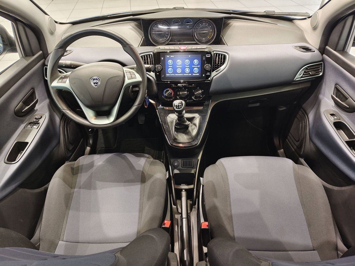Lancia Ypsilon 1.0 FireFly 5 porte S&S Hybrid Ecochic A. Ferretti (4)