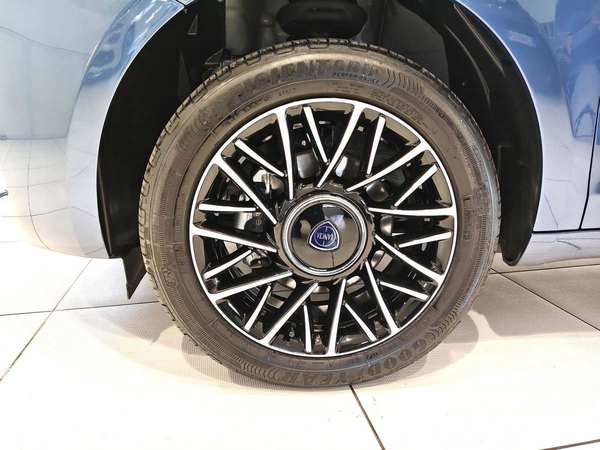 Lancia Ypsilon 1.0 FireFly 5 porte S&S Hybrid Ecochic A. Ferretti (8)