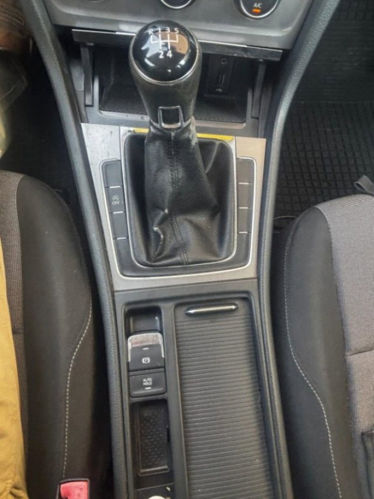 Volkswagen Golf 1.6 TDI 5p. Comfortline BlueMotion Technology (9)