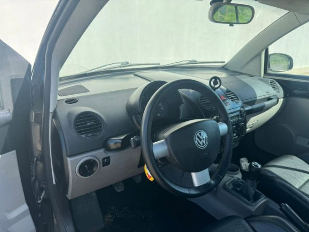 Volkswagen New Beetle Cabrio TDI 105CV Lim. Red Edt. (10)