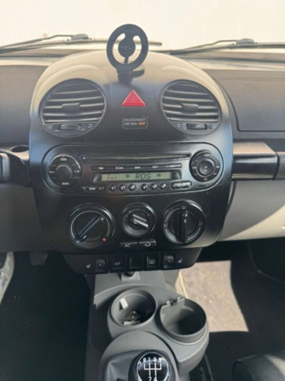 Volkswagen New Beetle Cabrio TDI 105CV Lim. Red Edt. (7)