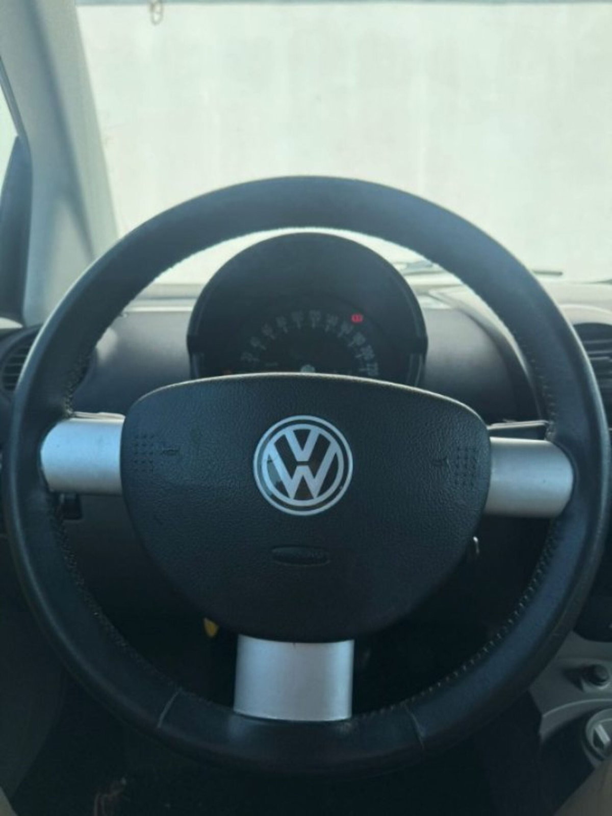 Volkswagen New Beetle Cabrio TDI 105CV Lim. Red Edt. (8)