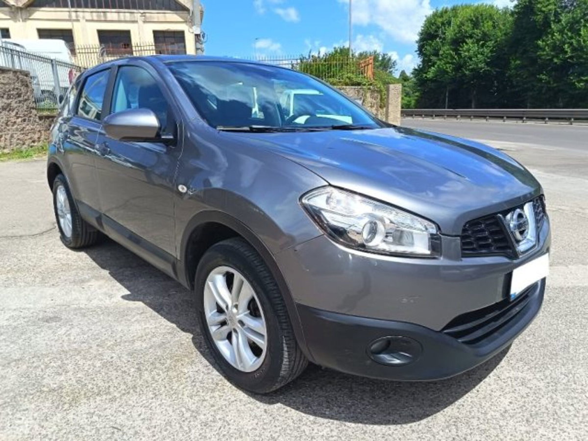 Nissan Qashqai 1.5 dCi DPF Tekna (2)