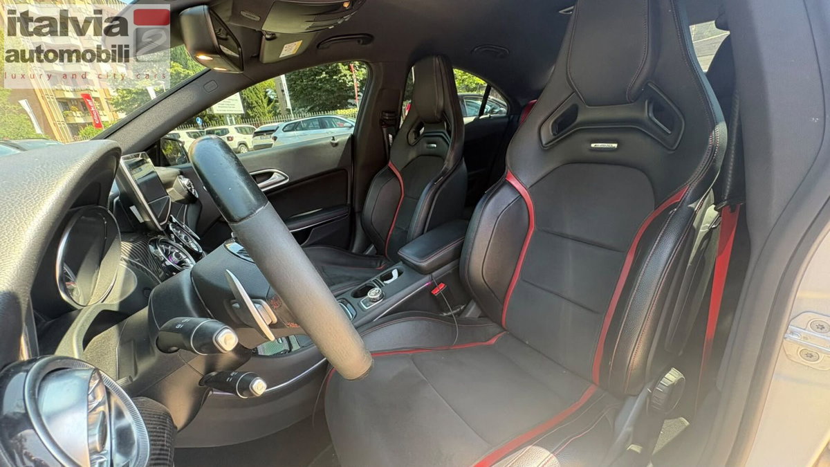 Mercedes-Benz CLA 45 AMG 4Matic (13)
