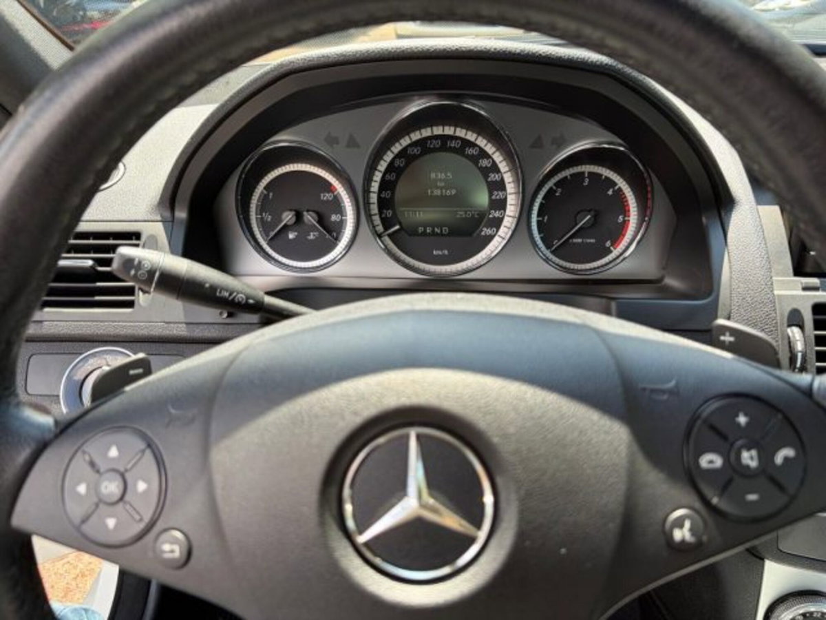 Mercedes-Benz Classe C 220 CDI BlueEFFICIENCY Avantgarde AMG (11)