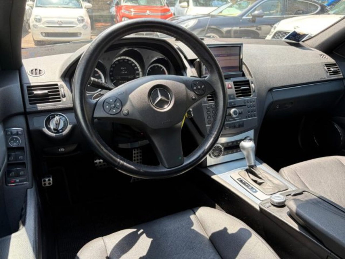 Mercedes-Benz Classe C 220 CDI BlueEFFICIENCY Avantgarde AMG (12)