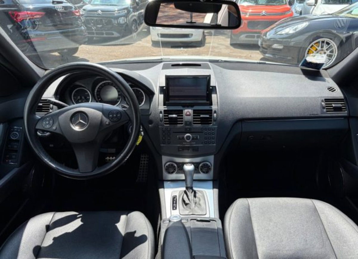Mercedes-Benz Classe C 220 CDI BlueEFFICIENCY Avantgarde AMG (13)