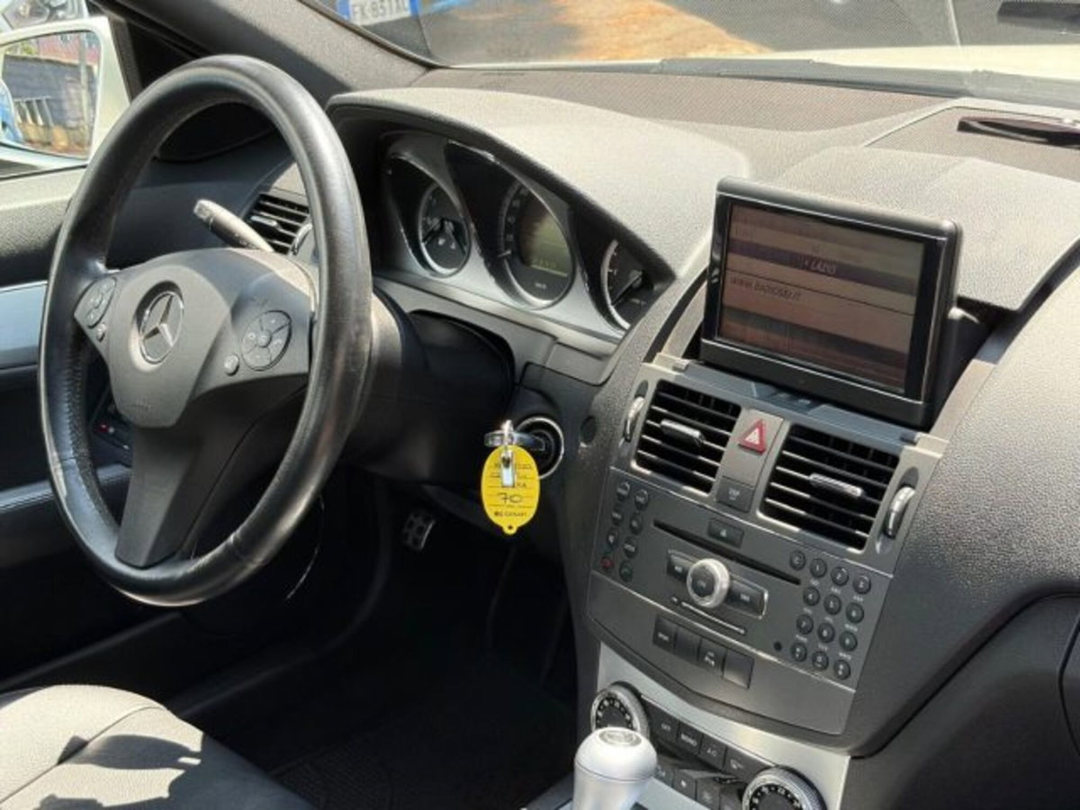Mercedes-Benz Classe C 220 CDI BlueEFFICIENCY Avantgarde AMG (15)