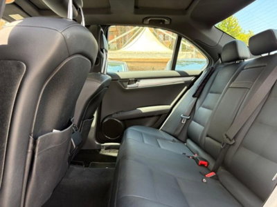 Mercedes-Benz Classe C 220 CDI BlueEFFICIENCY Avantgarde AMG (18)