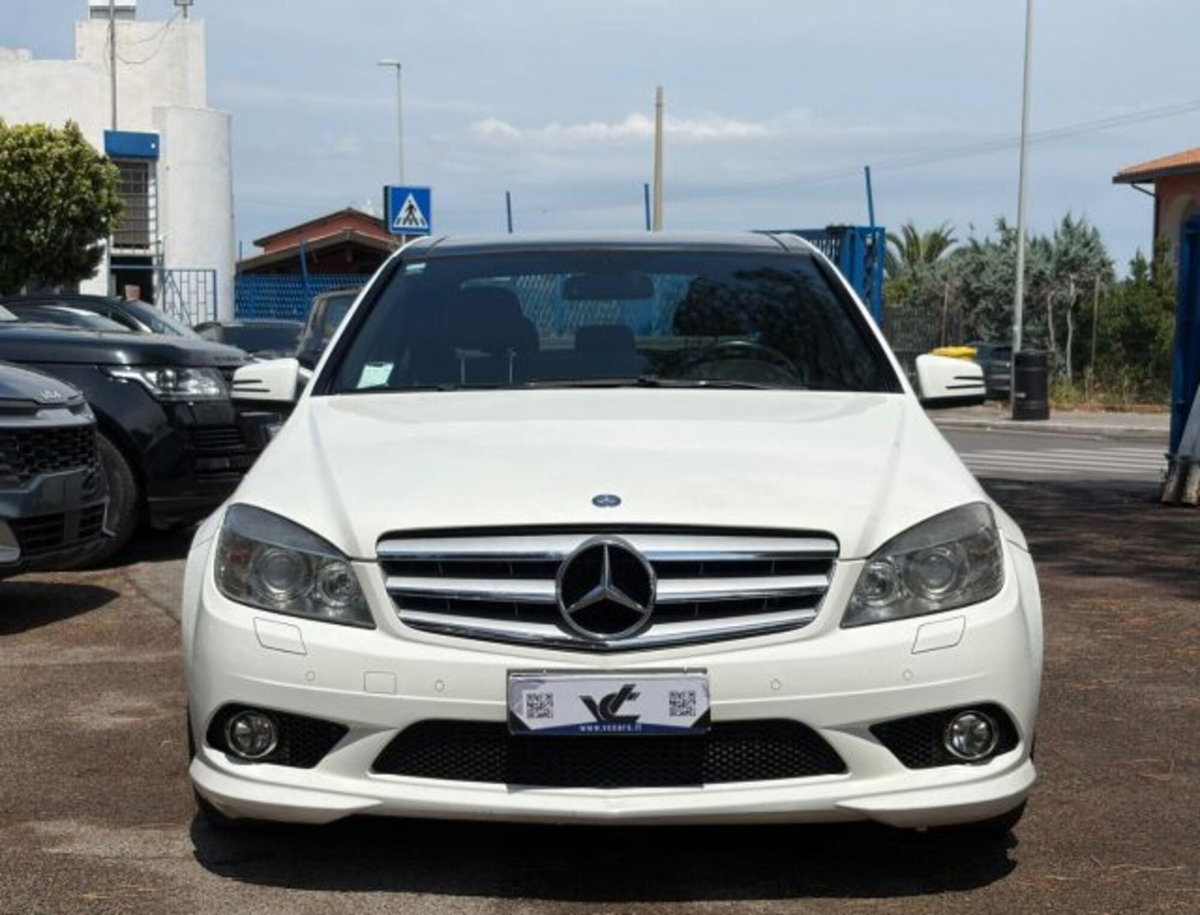 Mercedes-Benz Classe C 220 CDI BlueEFFICIENCY Avantgarde AMG (2)