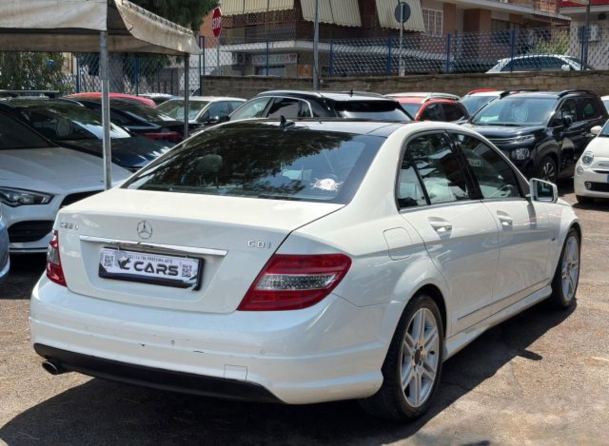 Mercedes-Benz Classe C 220 CDI BlueEFFICIENCY Avantgarde AMG (4)