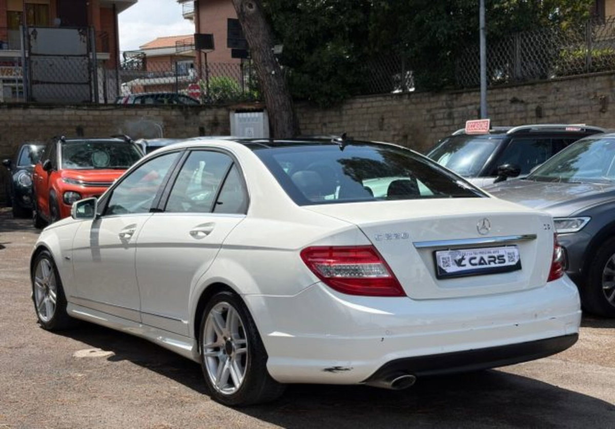 Mercedes-Benz Classe C 220 CDI BlueEFFICIENCY Avantgarde AMG (6)