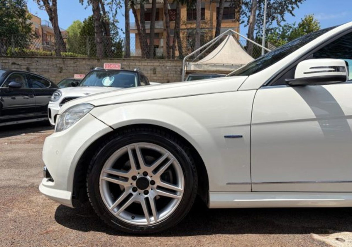 Mercedes-Benz Classe C 220 CDI BlueEFFICIENCY Avantgarde AMG (7)