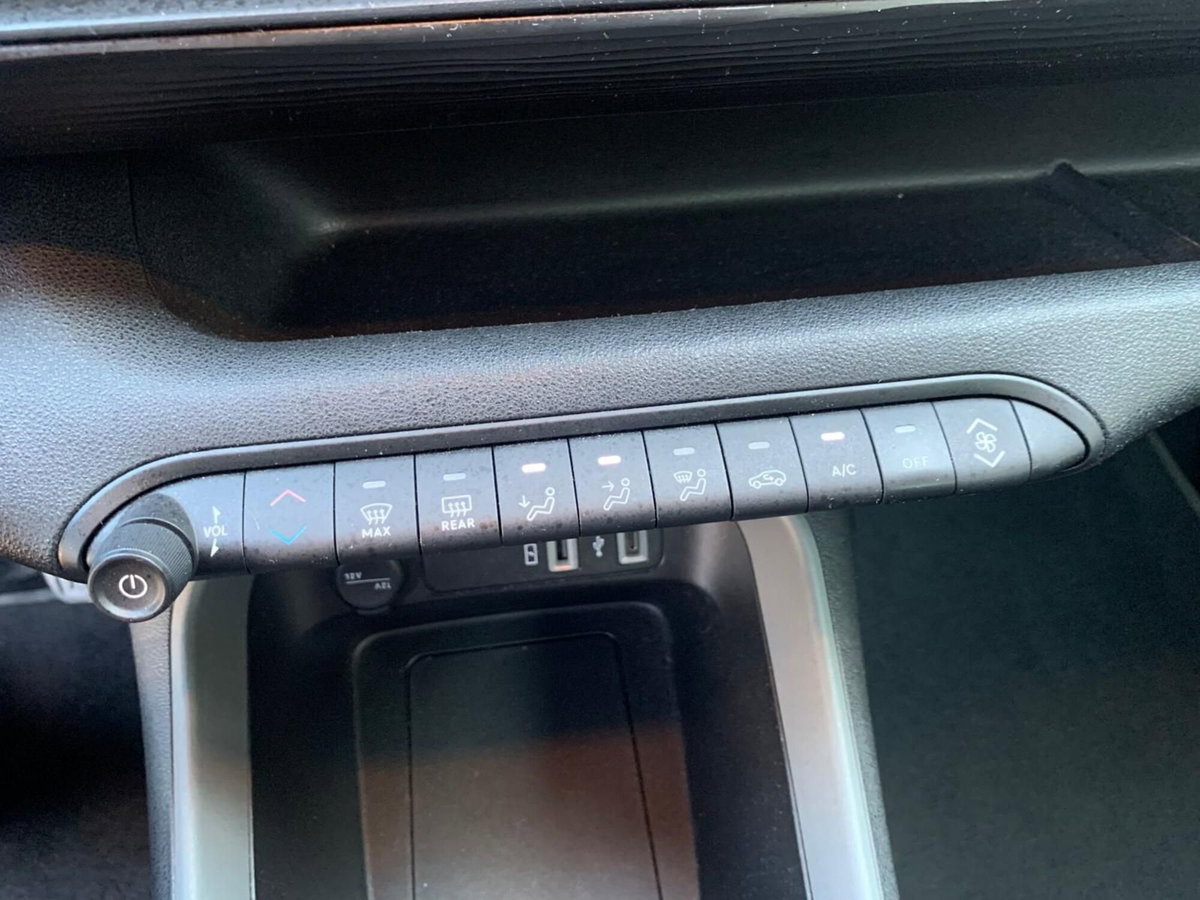 Jeep Avenger 1.2 turbo Altitude fwd 100cv (11)