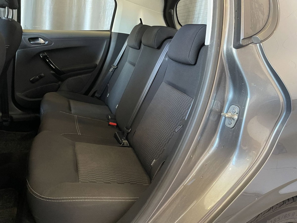 Peugeot 208 68 5 porte Active (9)