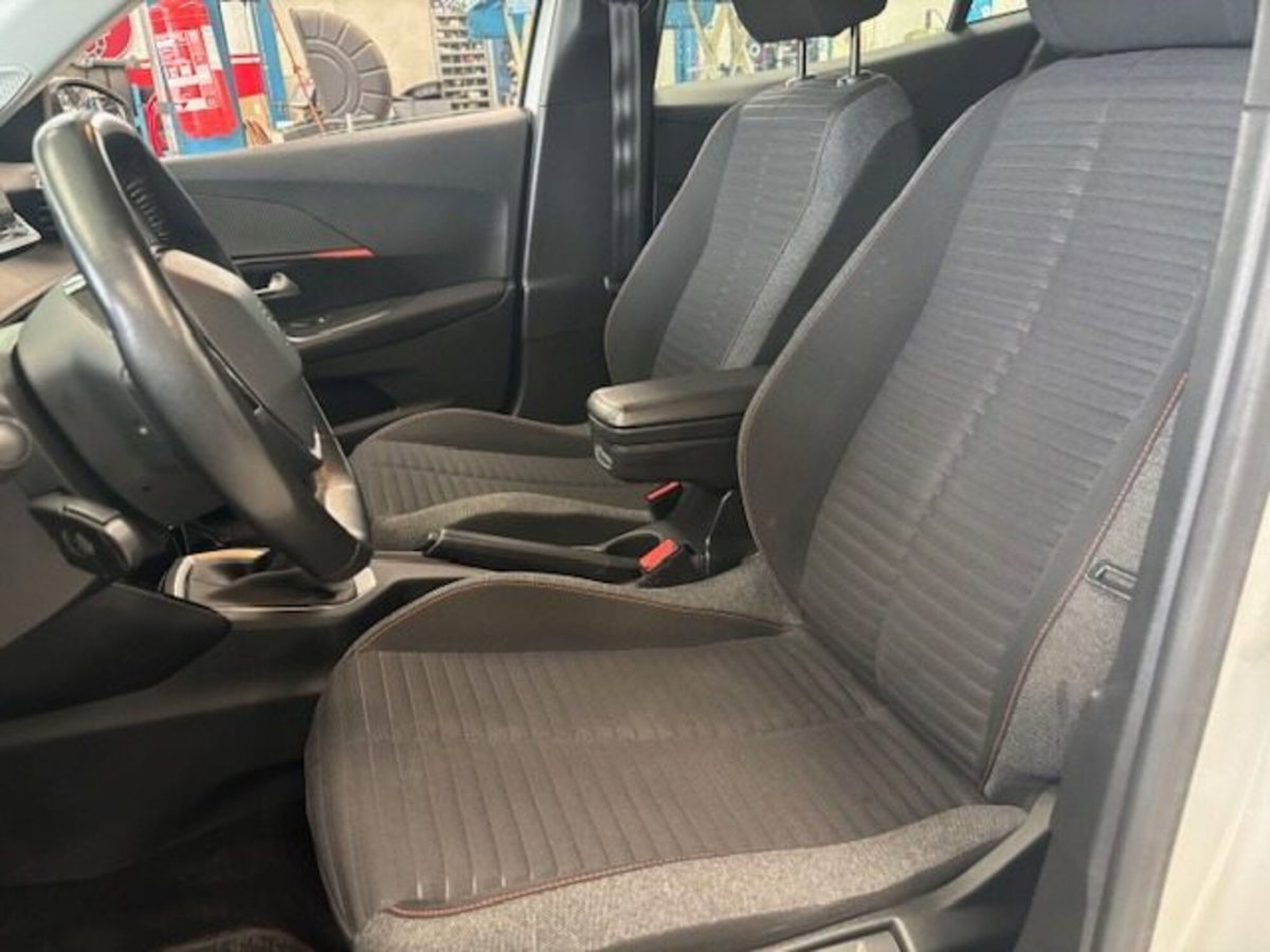 Peugeot 2008 BlueHDi 100 S&S Allure (11)