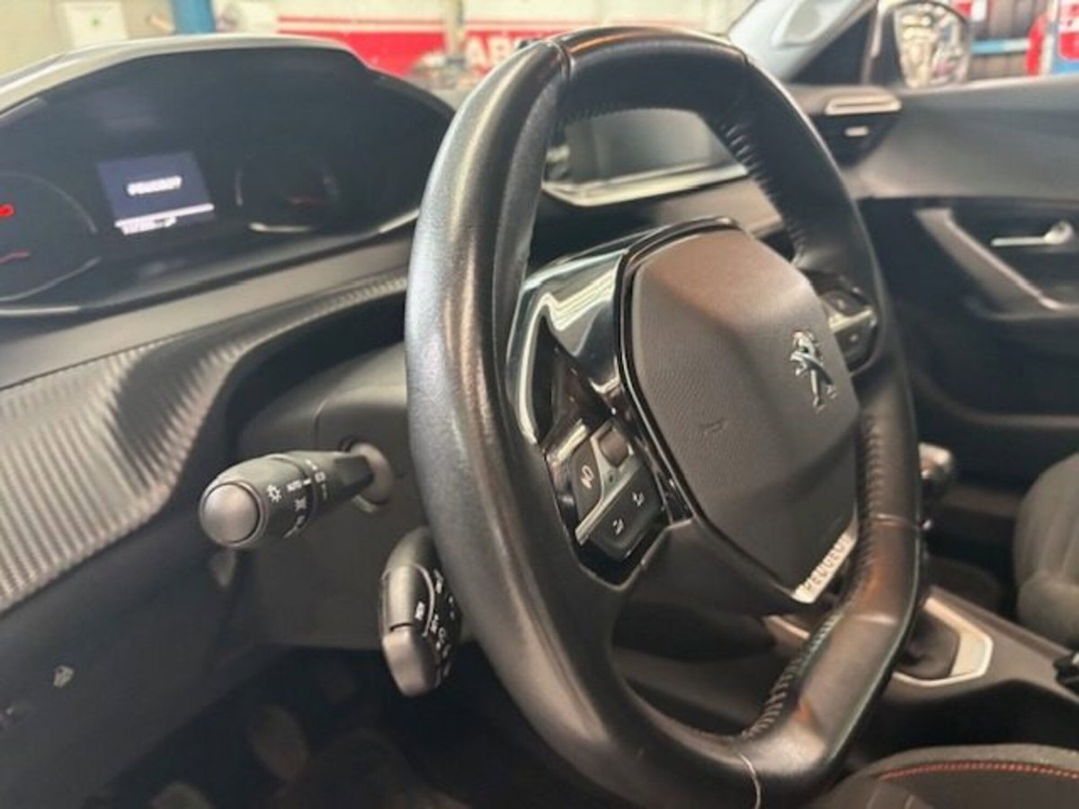 Peugeot 2008 BlueHDi 100 S&S Allure (12)