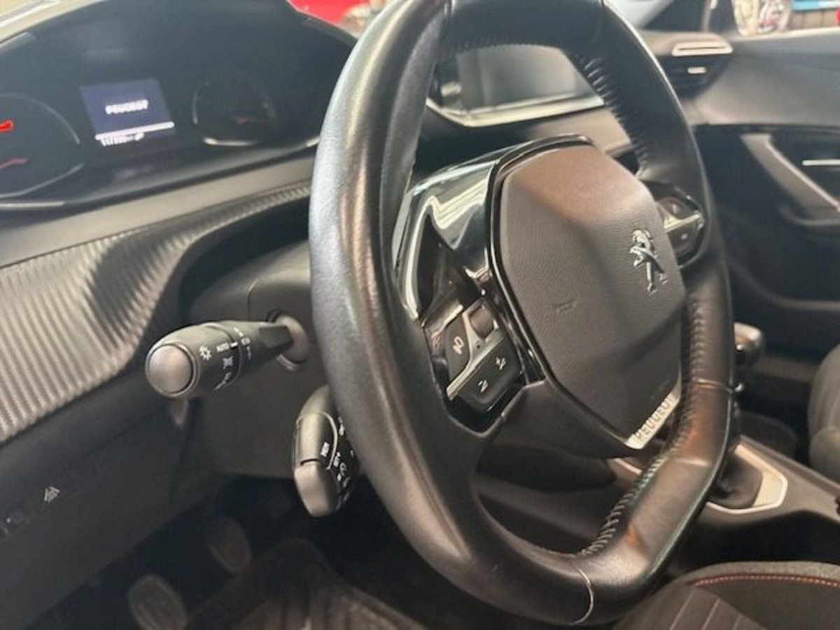 Peugeot 2008 BlueHDi 100 S&S Allure (13)