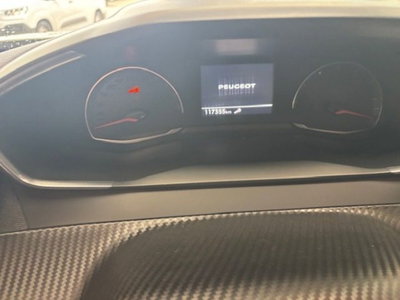 Peugeot 2008 BlueHDi 100 S&S Allure (14)