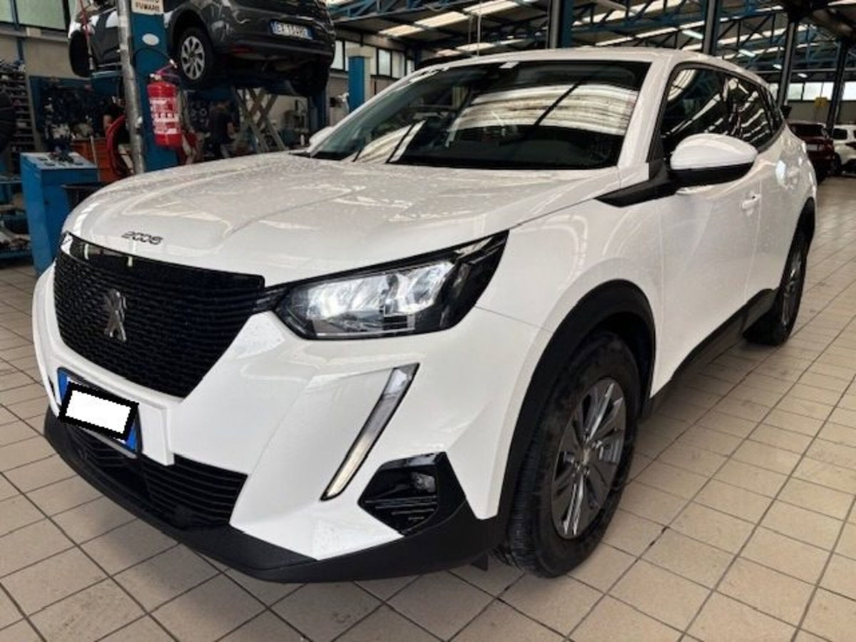 Peugeot 2008 BlueHDi 100 S&S Allure (2)
