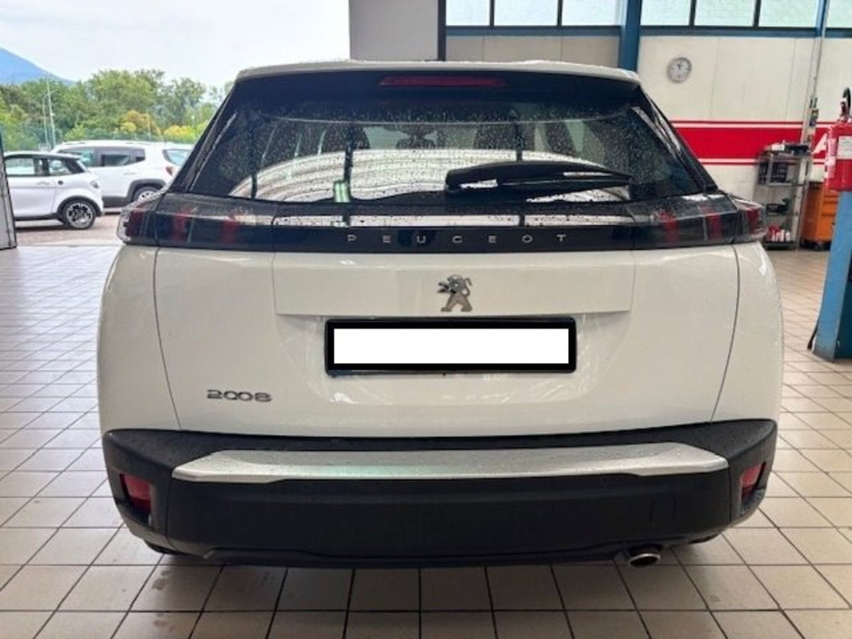Peugeot 2008 BlueHDi 100 S&S Allure (5)