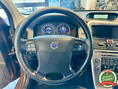 Volvo XC60 2.4 D 163 CV AWD Momentum (15)