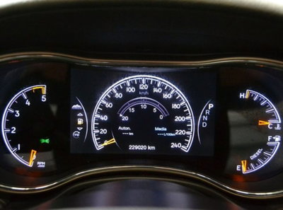 Jeep Grand Cherokee 3.0 V6 CRD 250 CV Multijet II Overland (14)