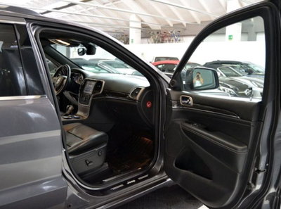 Jeep Grand Cherokee 3.0 V6 CRD 250 CV Multijet II Overland (4)
